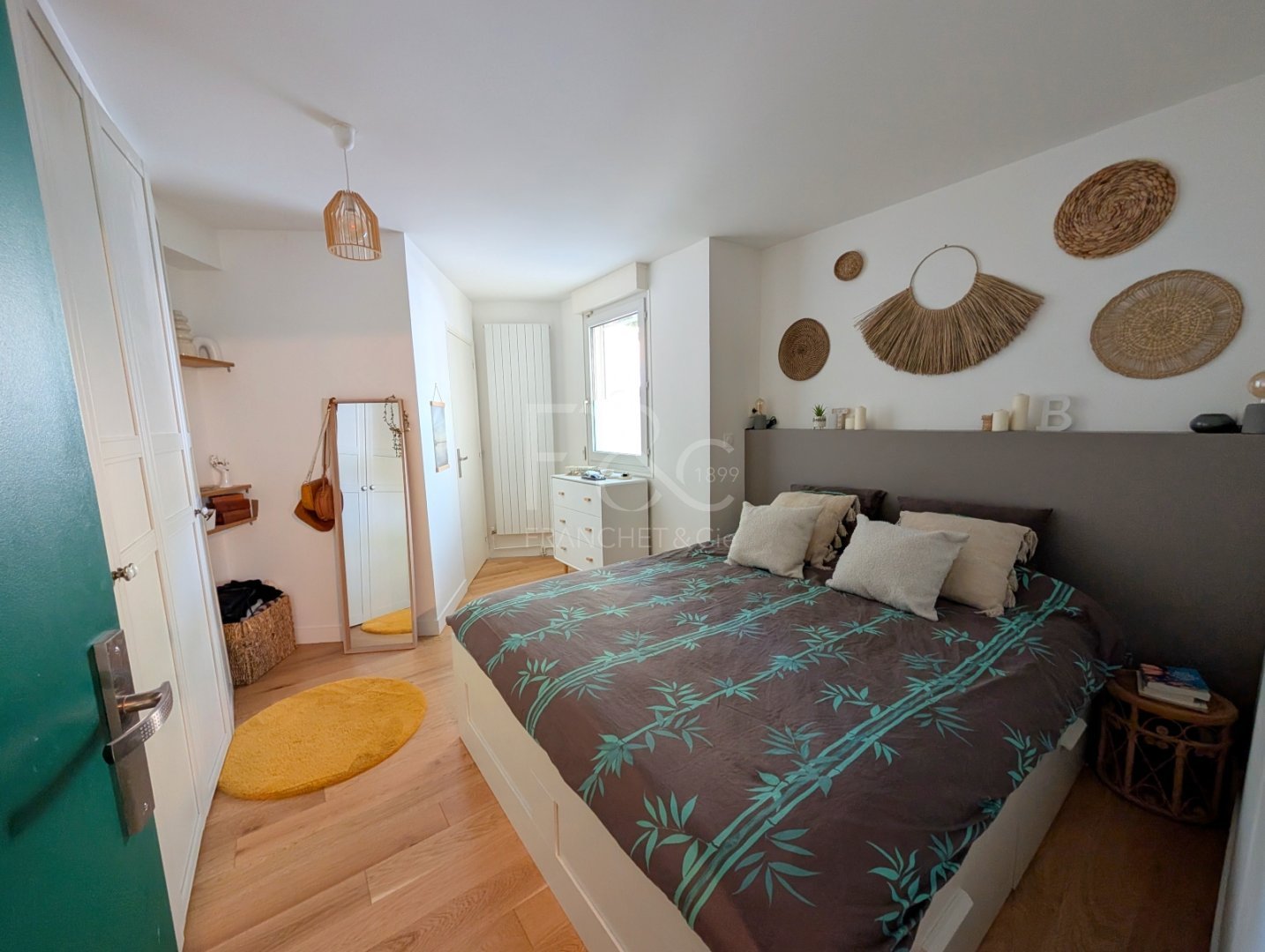 APPARTEMENT T4 A LOUER - LYON 4EME ARRONDISSEMENT - 108.07 m2 - 1 985 &euro; charges comprises par mois