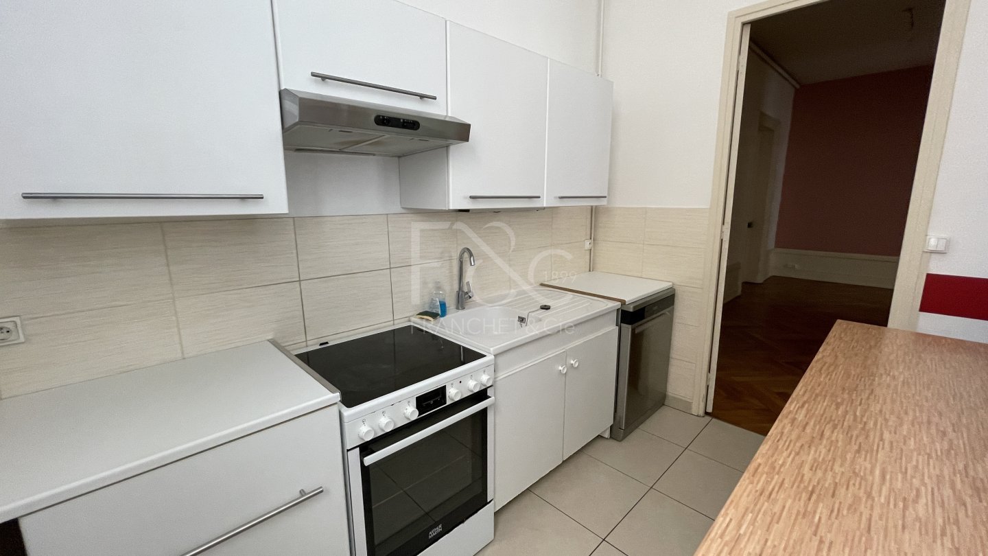 APPARTEMENT T4 A LOUER - LYON 6EME ARRONDISSEMENT - 100.74 m2 - 1 535 &euro; charges comprises par mois