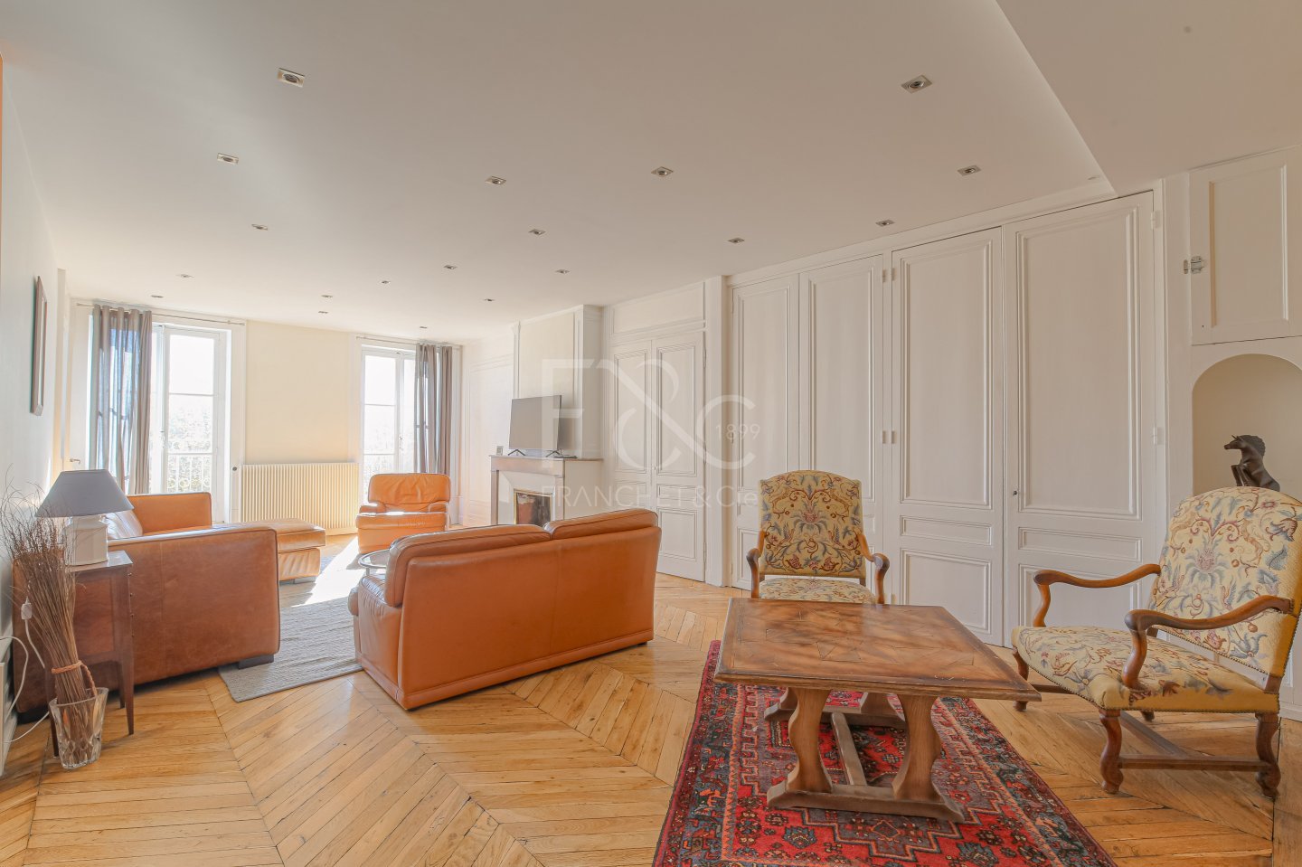 APPARTEMENT T4 A LOUER - LYON 6EME ARRONDISSEMENT - 159.06 m2 - 2�795�&euro; charges comprises par mois