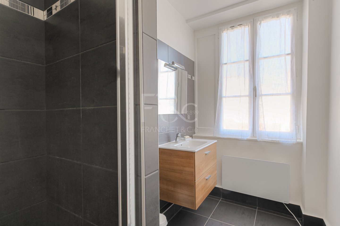 APPARTEMENT T4 A LOUER - LYON 6EME ARRONDISSEMENT - 159.06 m2 - 2�795�&euro; charges comprises par mois