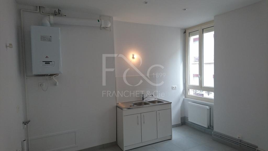 APPARTEMENT T4 A LOUER - LYON 7EME ARRONDISSEMENT - 82.78 m2 - 1�201�&euro; charges comprises par mois