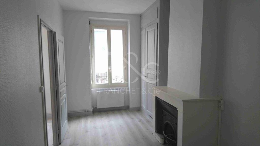 APPARTEMENT T4 A LOUER - LYON 7EME ARRONDISSEMENT - 82.78 m2 - 1�201�&euro; charges comprises par mois