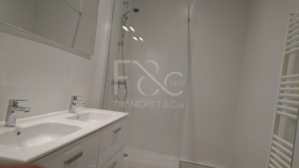 APPARTEMENT T4 A LOUER - LYON 7EME ARRONDISSEMENT - 82.78 m2 - 1�201�&euro; charges comprises par mois