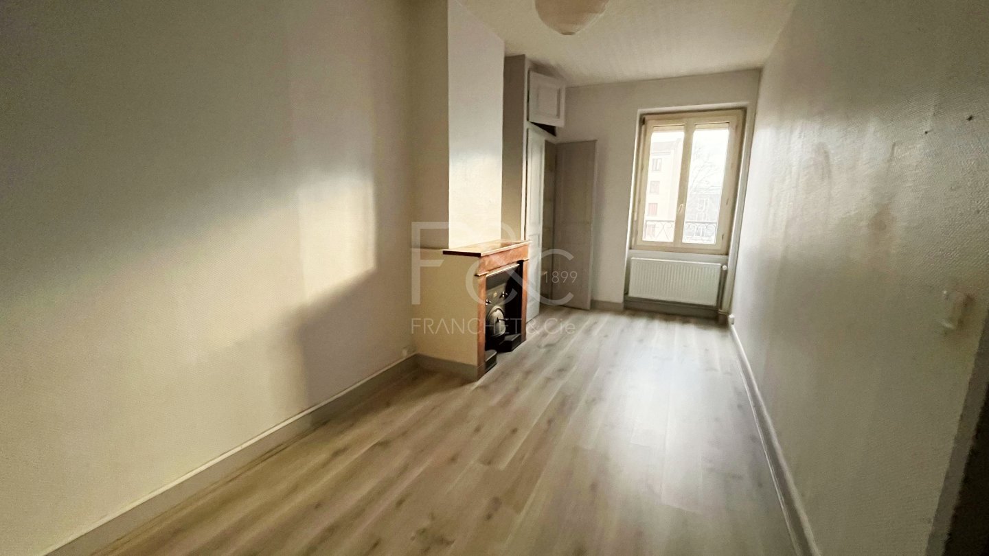 APPARTEMENT T4 A LOUER - LYON 7EME ARRONDISSEMENT - 82.78 m2 - 1�201�&euro; charges comprises par mois