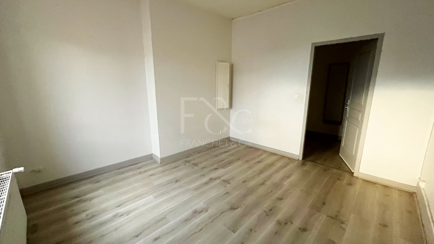 APPARTEMENT T4 A LOUER - LYON 7EME ARRONDISSEMENT - 82.78 m2 - 1�201�&euro; charges comprises par mois