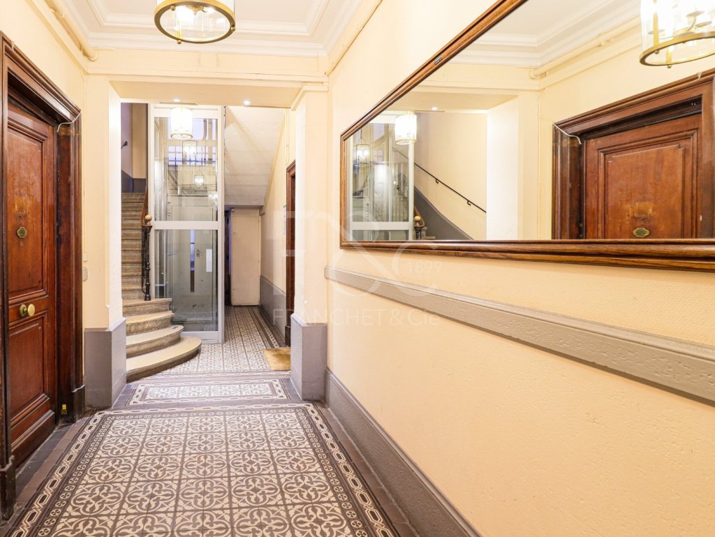 Appartement type 4 de 78 m A VENDRE - LYON 2EME ARRONDISSEMENT - 77,72 m2 - 442000 €