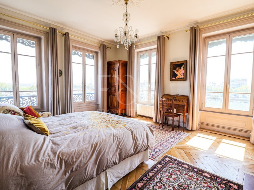 Appartement de type 4 de 93 m A VENDRE - LYON 2EME ARRONDISSEMENT - 92.11 m2 - 474000 €