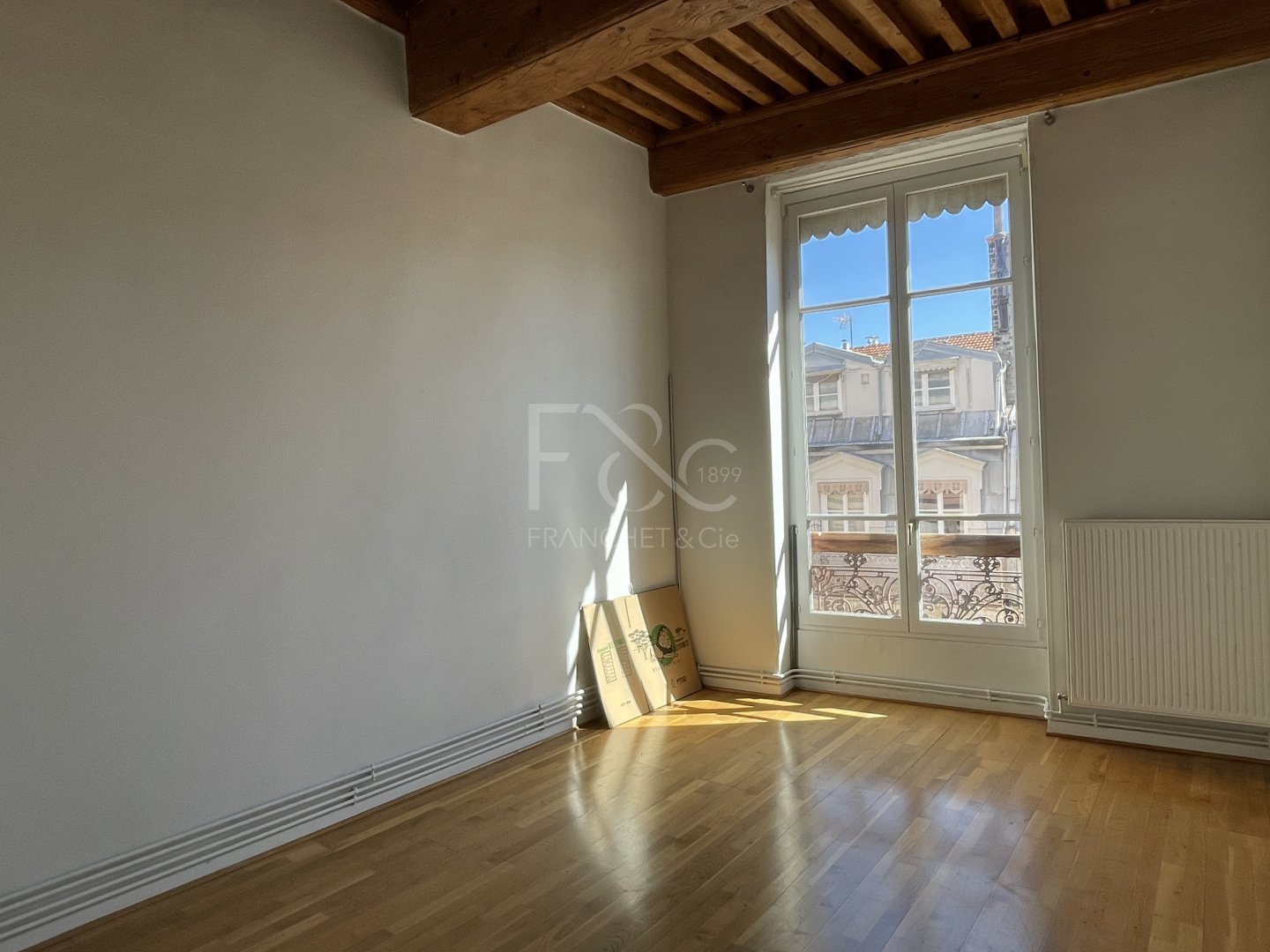 APPARTEMENT T5 A LOUER - LYON 2EME ARRONDISSEMENT Jacobins - 143.09 m2 - 1990€ charges comprises par mois