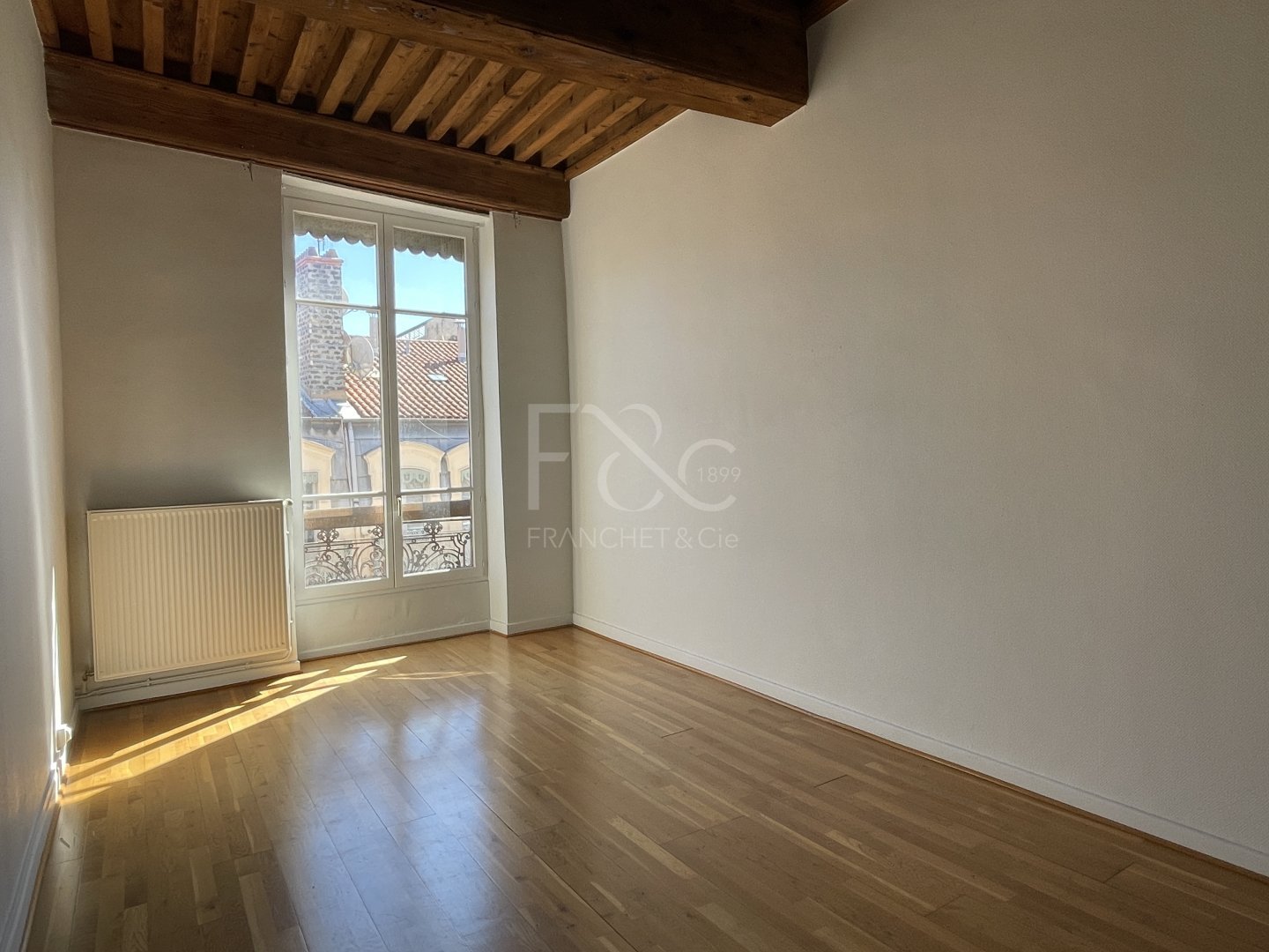 APPARTEMENT T5 A LOUER - LYON 2EME ARRONDISSEMENT Jacobins - 143.09 m2 - 1990€ charges comprises par mois