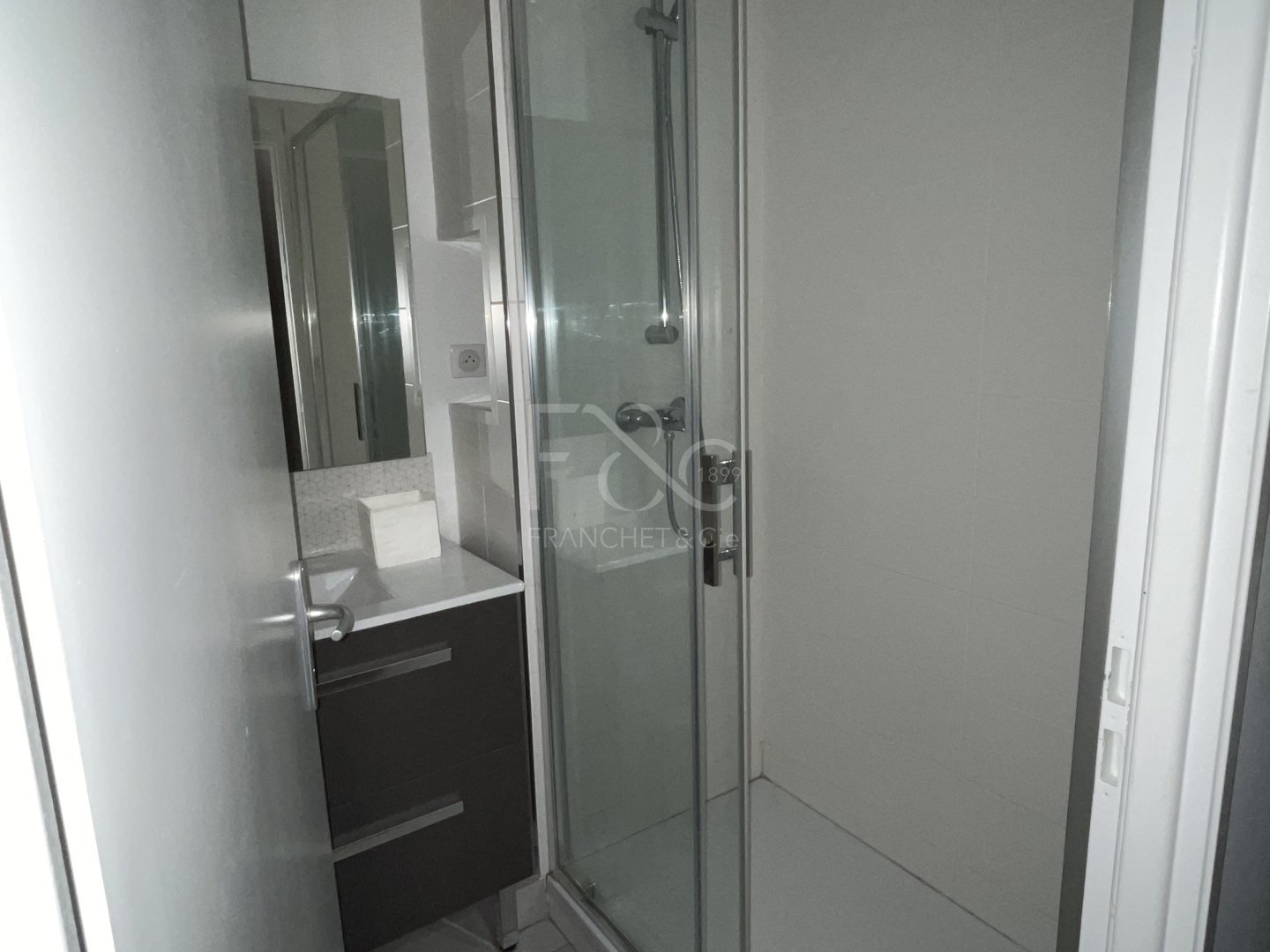 APPARTEMENT T5 A LOUER - LYON 2EME ARRONDISSEMENT Jacobins - 143.09 m2 - 1990€ charges comprises par mois