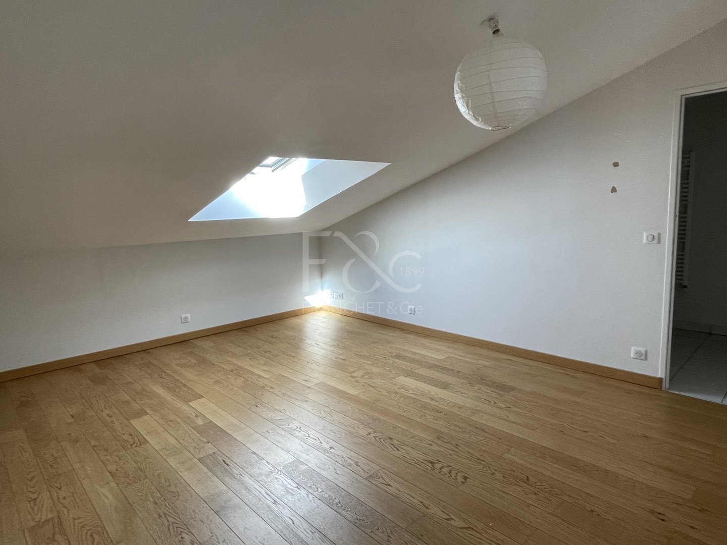APPARTEMENT T5 A LOUER - LYON 2EME ARRONDISSEMENT Jacobins - 143.09 m2 - 1990€ charges comprises par mois