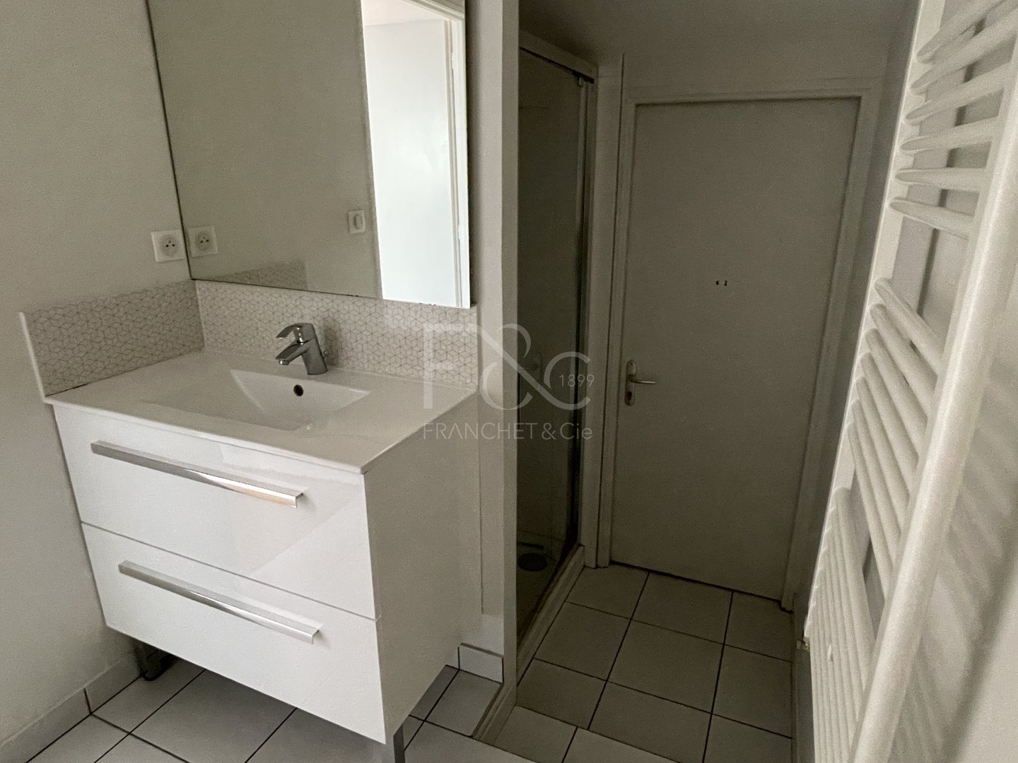 APPARTEMENT T5 A LOUER - LYON 2EME ARRONDISSEMENT Jacobins - 143.09 m2 - 1990€ charges comprises par mois