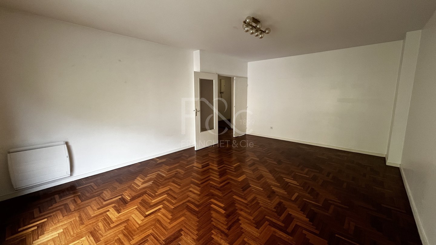 APPARTEMENT T5 A LOUER - LYON 4EME ARRONDISSEMENT - 115.43 m2 - 1 747 &euro; charges comprises par mois