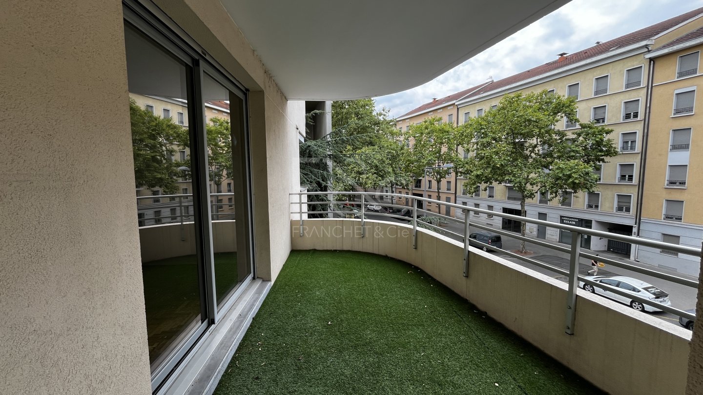 APPARTEMENT T5 A LOUER - LYON 4EME ARRONDISSEMENT - 115.43 m2 - 1 747 &euro; charges comprises par mois