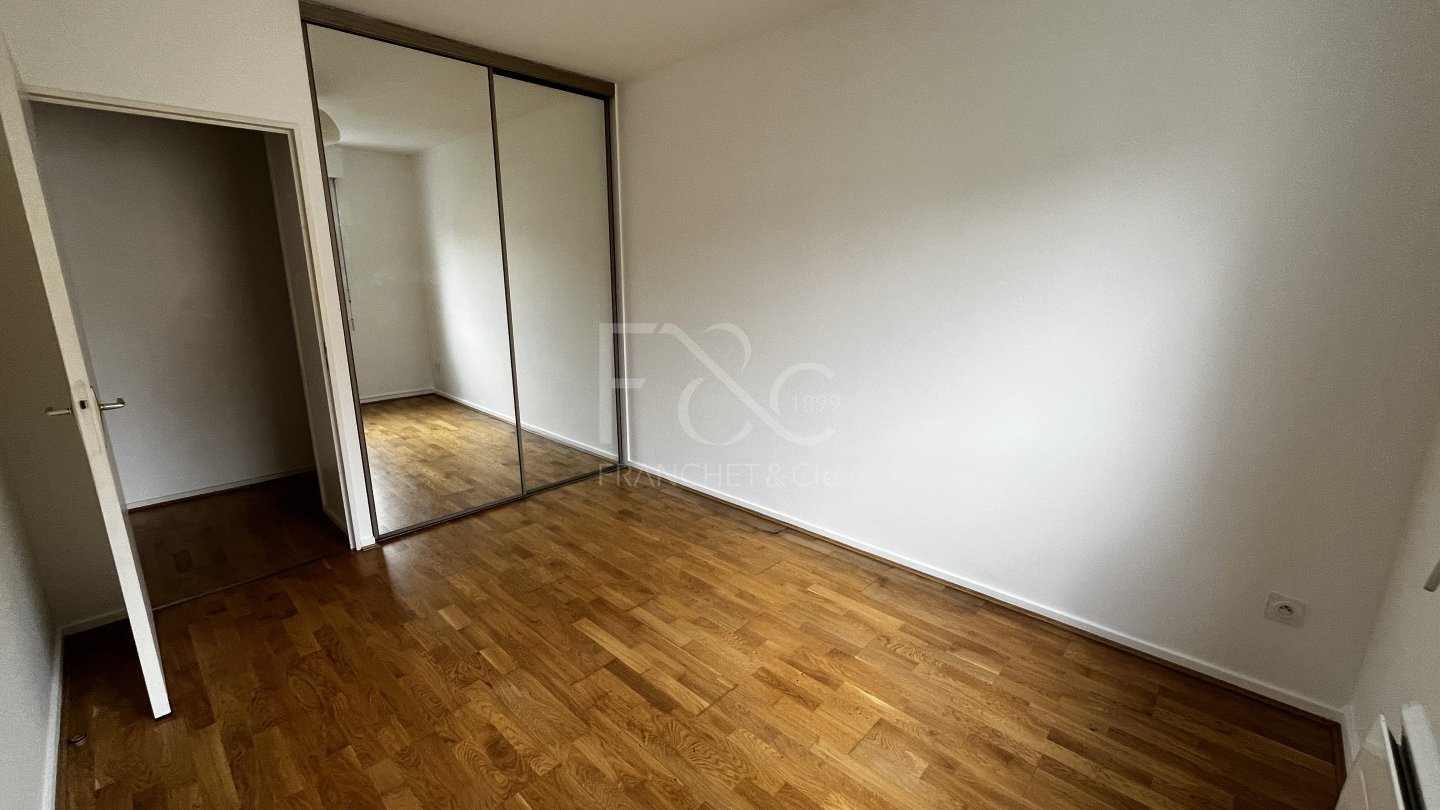APPARTEMENT T5 A LOUER - LYON 4EME ARRONDISSEMENT - 115.43 m2 - 1 747 &euro; charges comprises par mois