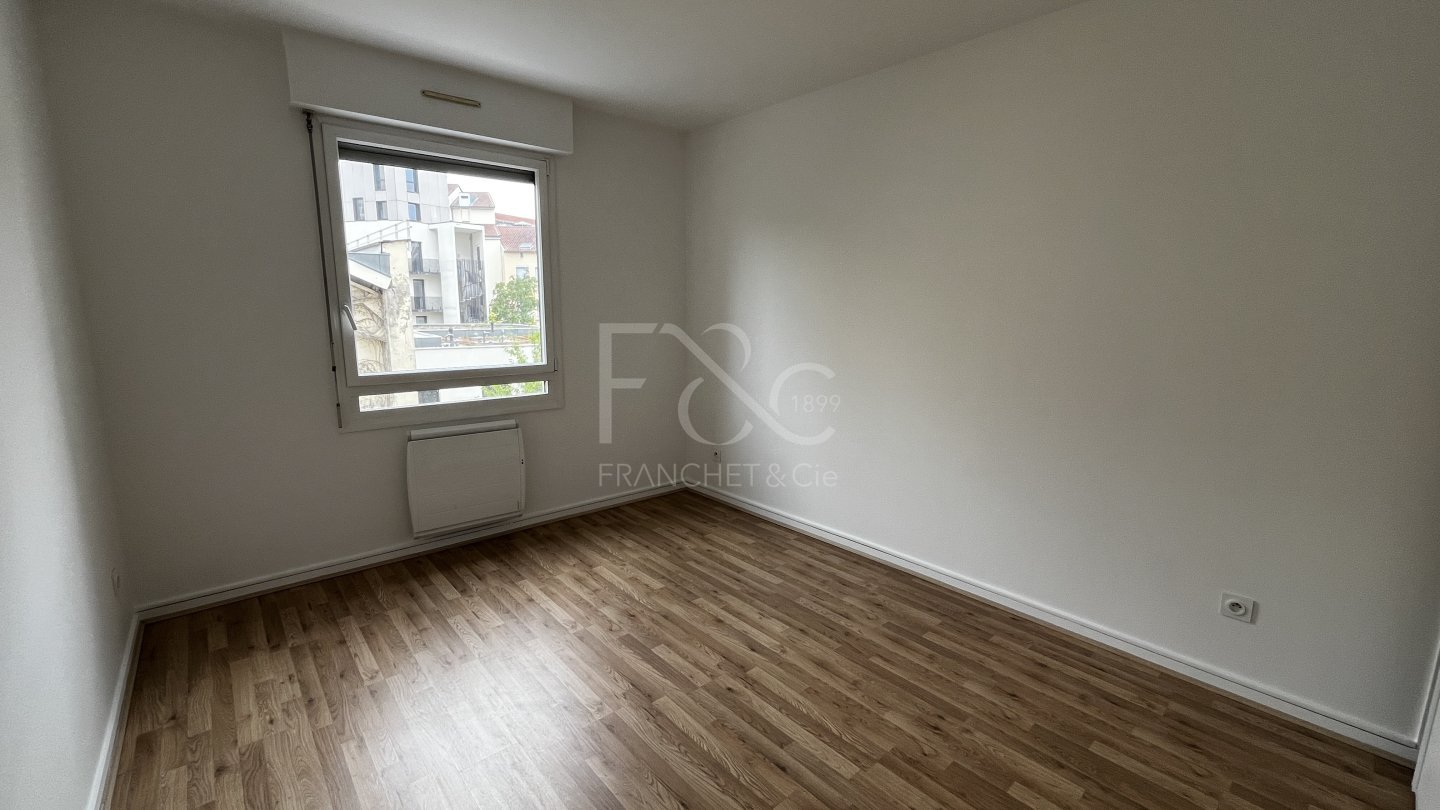 APPARTEMENT T5 A LOUER - LYON 4EME ARRONDISSEMENT - 115.43 m2 - 1 747 &euro; charges comprises par mois