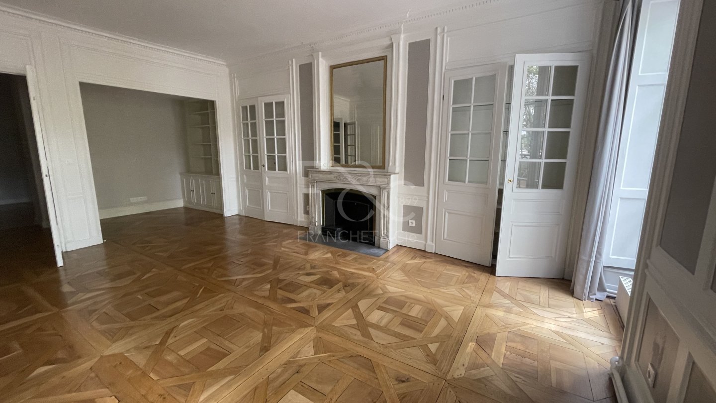 APPARTEMENT T5 A LOUER - LYON 6EME ARRONDISSEMENT - 149.7 m2 - 2�293�&euro; charges comprises par mois