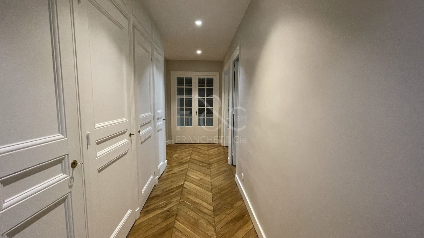APPARTEMENT T5 A LOUER - LYON 6EME ARRONDISSEMENT - 149.7 m2 - 2�293�&euro; charges comprises par mois