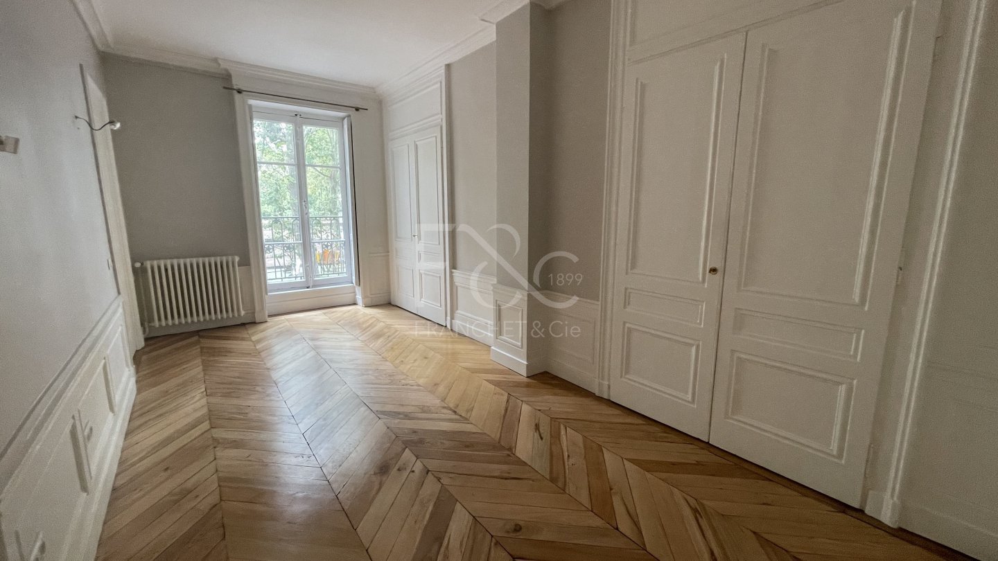 APPARTEMENT T5 A LOUER - LYON 6EME ARRONDISSEMENT - 149.7 m2 - 2�293�&euro; charges comprises par mois