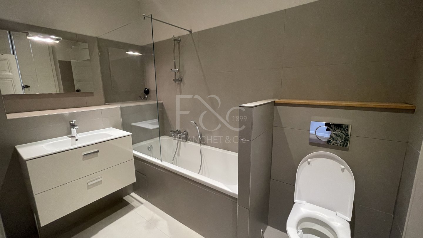 APPARTEMENT T5 A LOUER - LYON 6EME ARRONDISSEMENT - 149.7 m2 - 2�293�&euro; charges comprises par mois