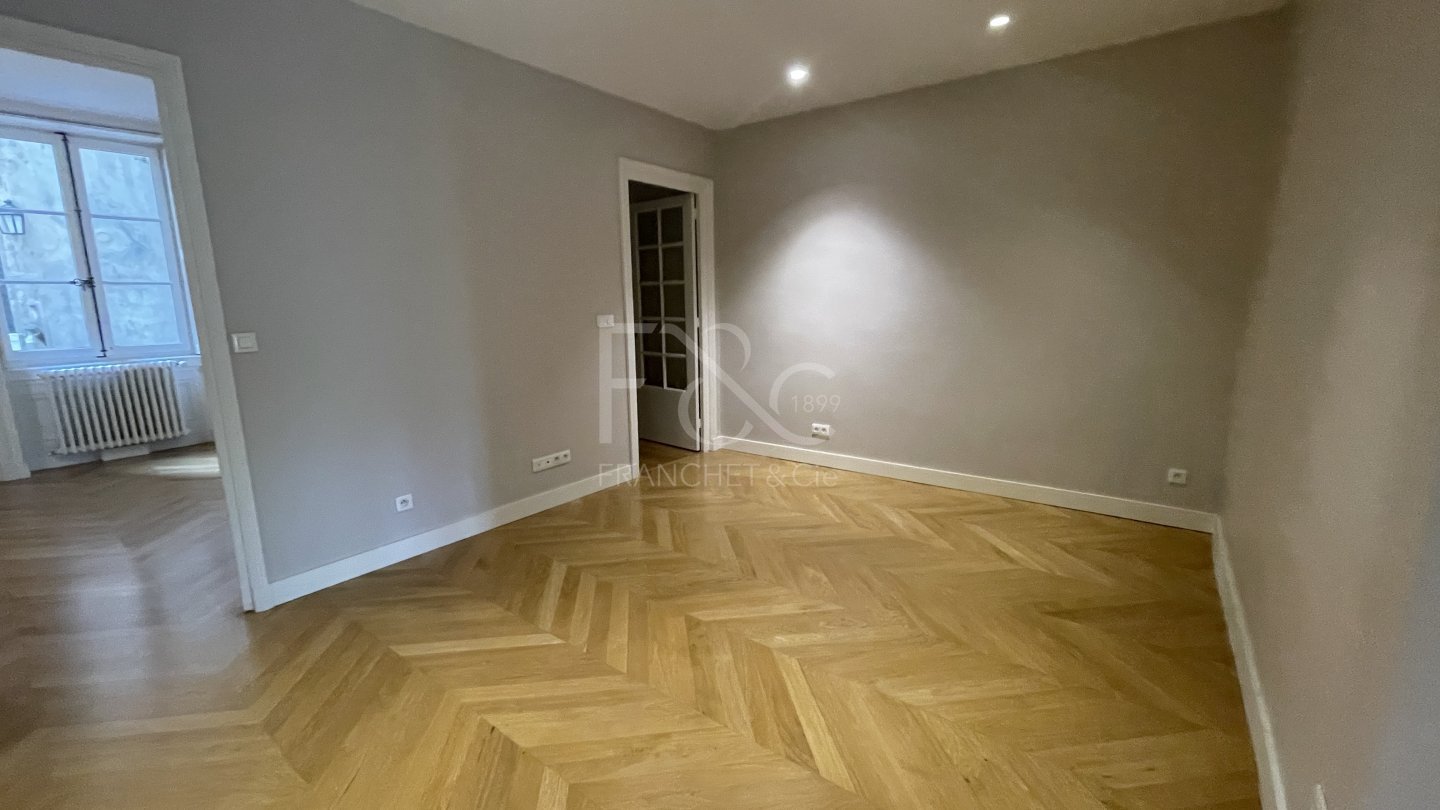 APPARTEMENT T5 A LOUER - LYON 6EME ARRONDISSEMENT - 149.7 m2 - 2�293�&euro; charges comprises par mois
