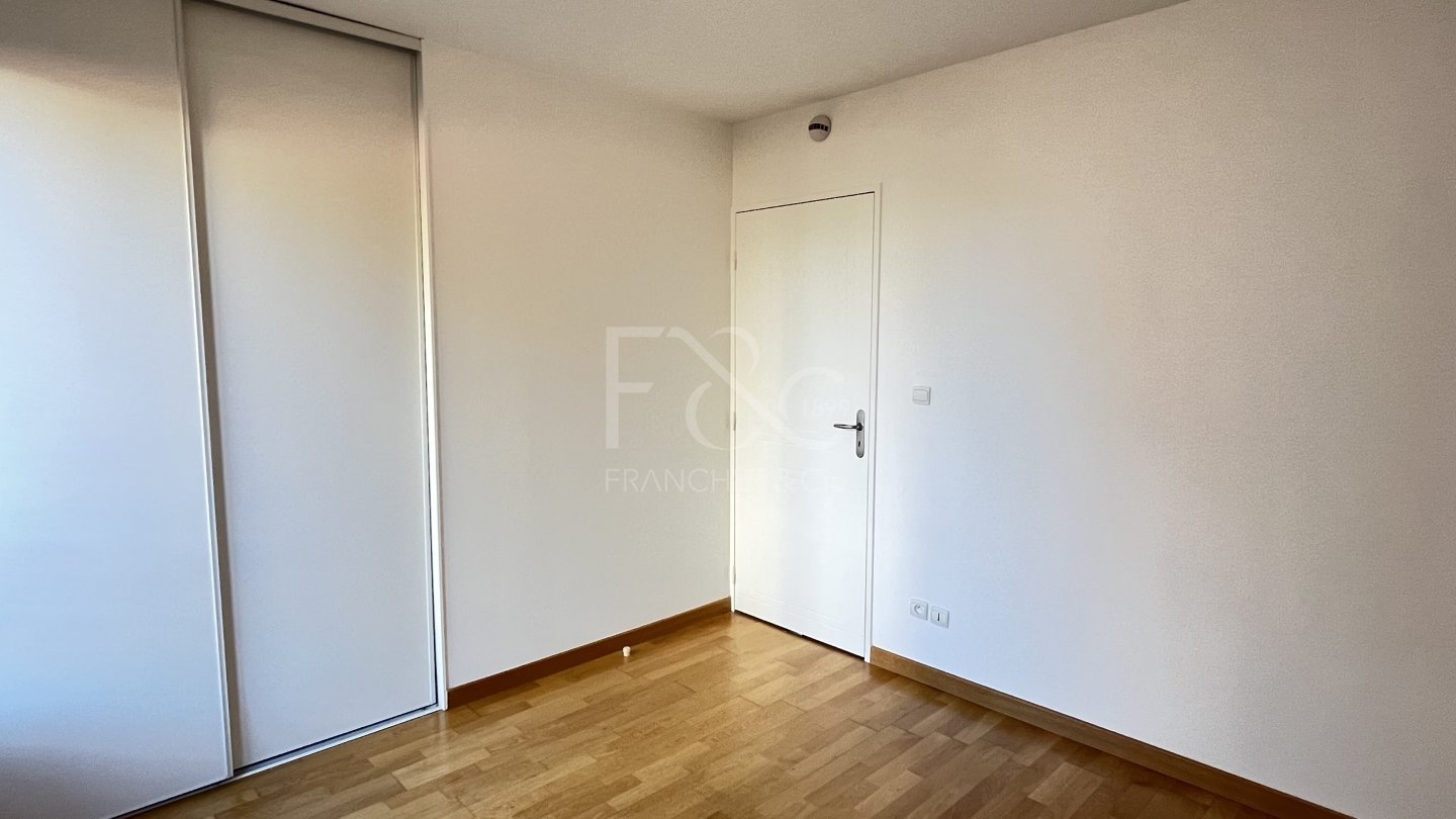 APPARTEMENT T5 A LOUER - LYON 8EME ARRONDISSEMENT Montplaisir Nord - 109.25 m2 - 1 790 &euro; charges comprises par mois