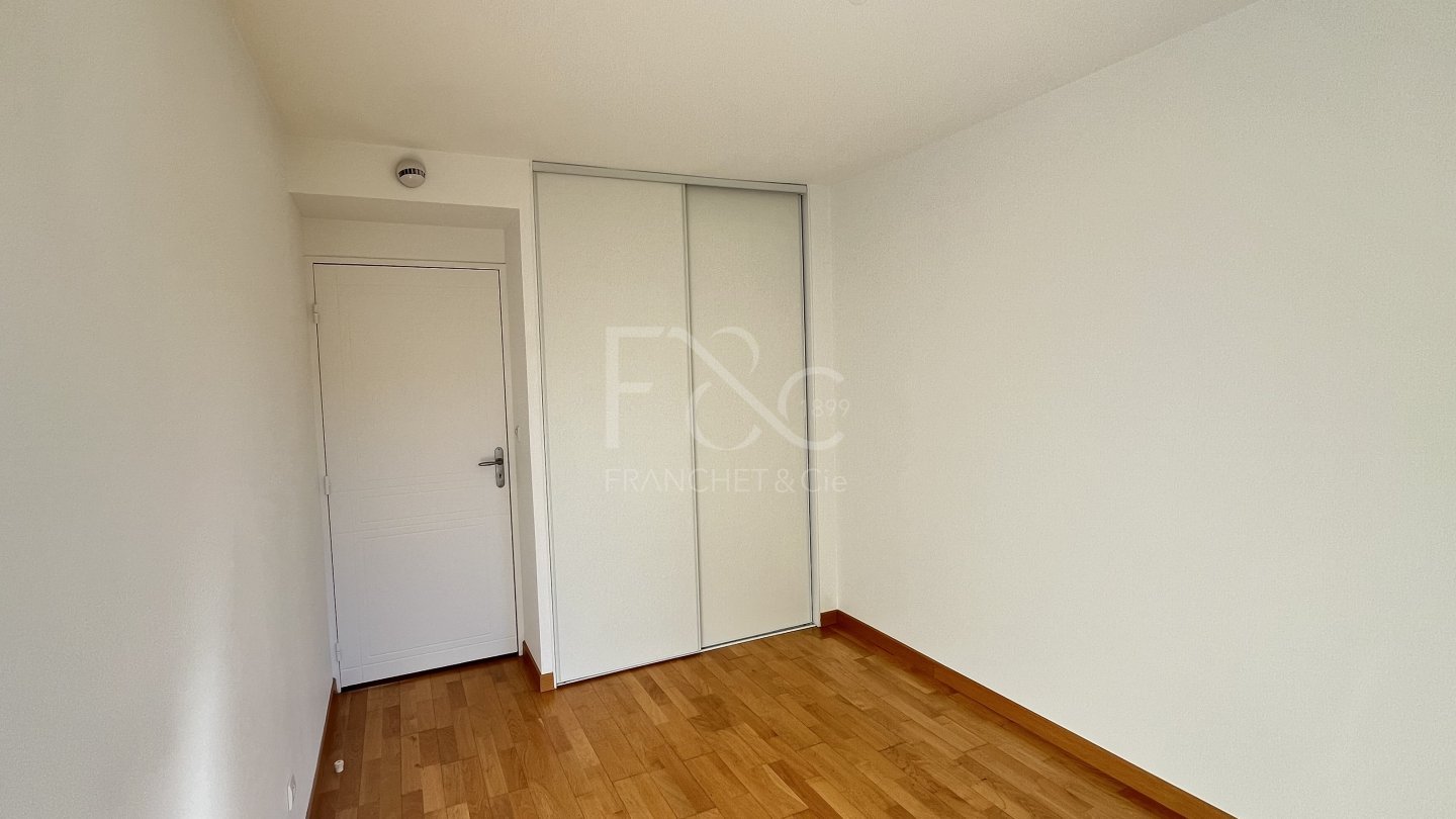 APPARTEMENT T5 A LOUER - LYON 8EME ARRONDISSEMENT Montplaisir Nord - 109.25 m2 - 1 790 &euro; charges comprises par mois