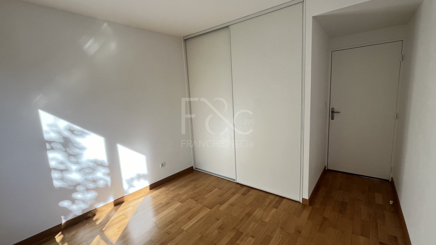 APPARTEMENT T5 A LOUER - LYON 8EME ARRONDISSEMENT Montplaisir Nord - 109.25 m2 - 1 790 &euro; charges comprises par mois