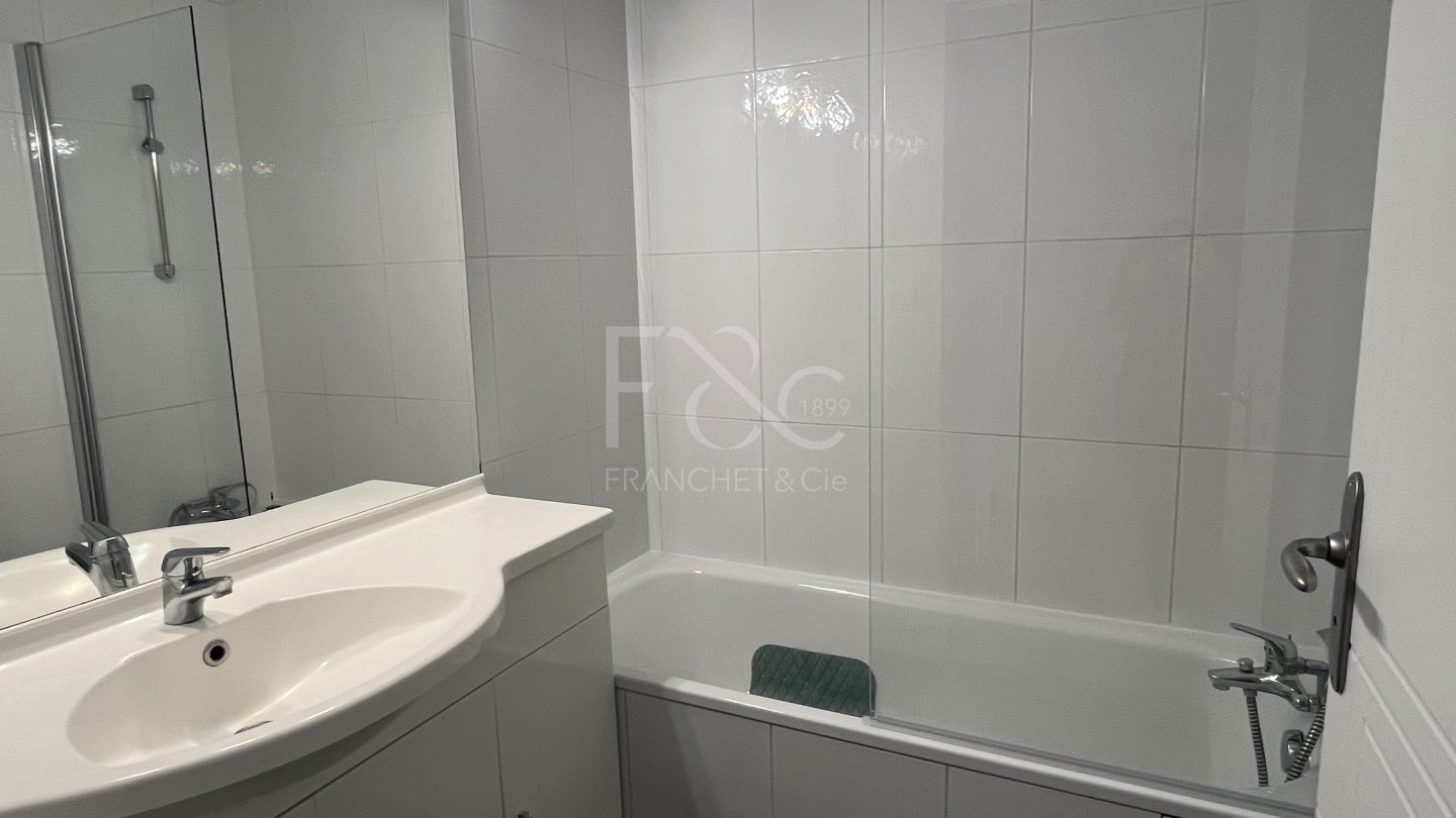 APPARTEMENT T5 A LOUER - LYON 8EME ARRONDISSEMENT Montplaisir Nord - 109.25 m2 - 1 790 &euro; charges comprises par mois