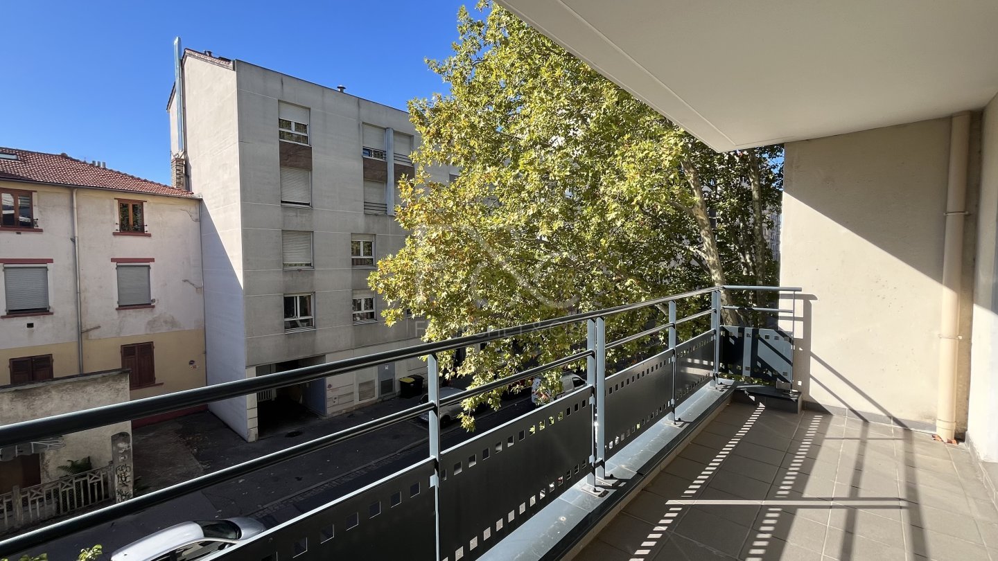 APPARTEMENT T5 A LOUER - LYON 8EME ARRONDISSEMENT Montplaisir Nord - 109.25 m2 - 1 790 &euro; charges comprises par mois