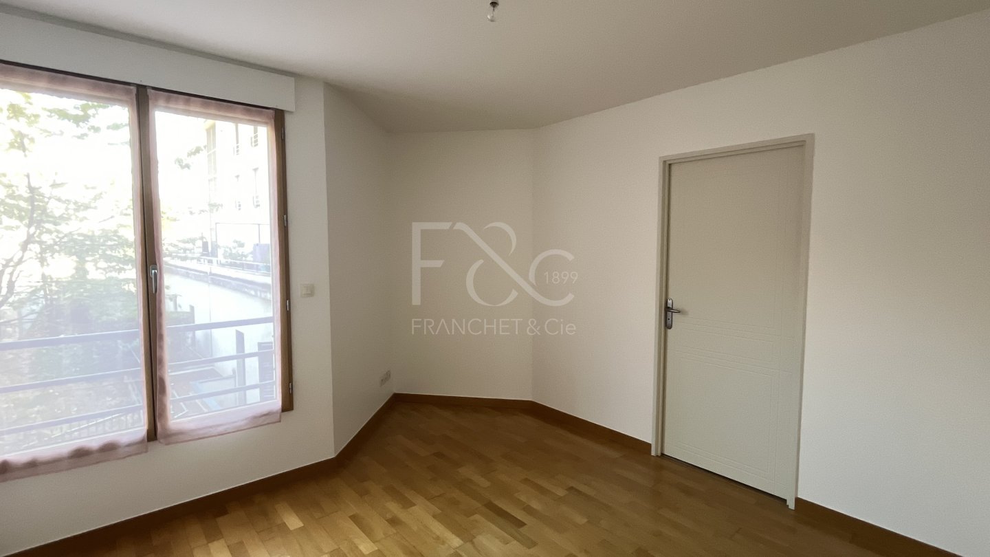 APPARTEMENT T5 A LOUER - LYON 8EME ARRONDISSEMENT Montplaisir Nord - 109.25 m2 - 1 765 &euro; charges comprises par mois