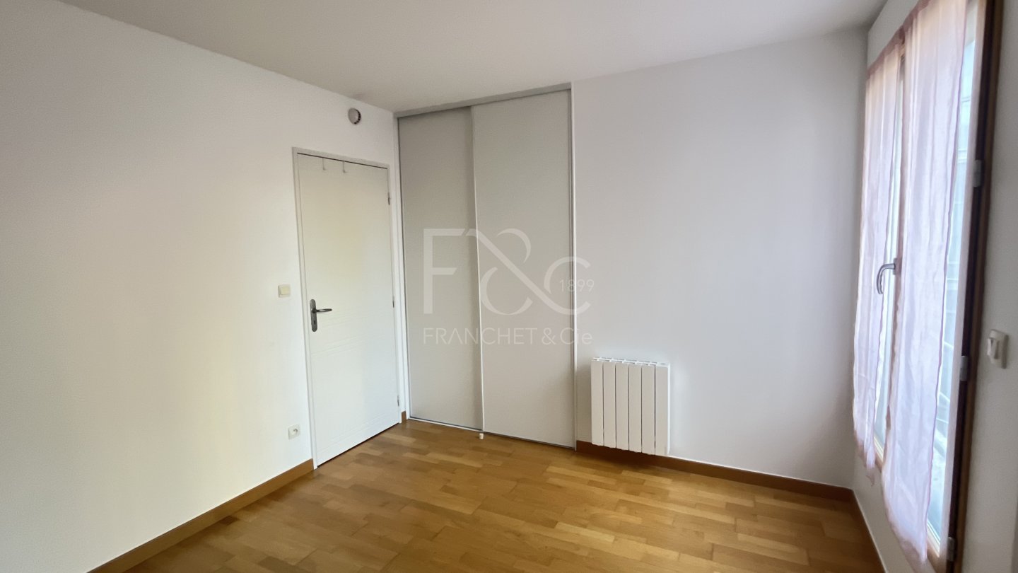 APPARTEMENT T5 A LOUER - LYON 8EME ARRONDISSEMENT Montplaisir Nord - 109.25 m2 - 1 765 &euro; charges comprises par mois