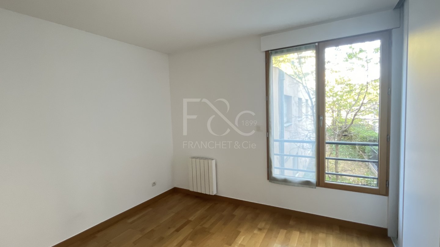 APPARTEMENT T5 A LOUER - LYON 8EME ARRONDISSEMENT Montplaisir Nord - 109.25 m2 - 1 765 &euro; charges comprises par mois