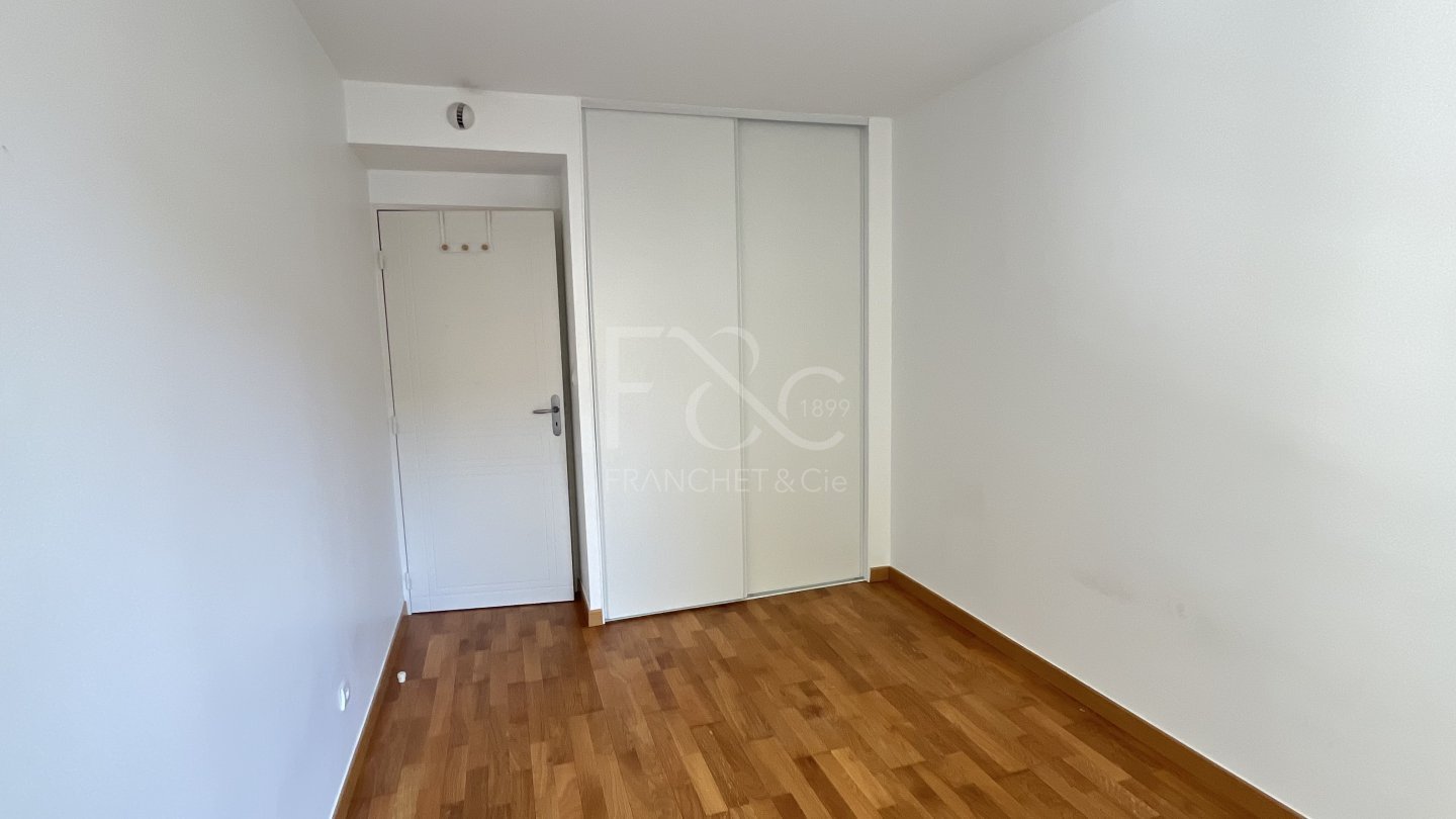 APPARTEMENT T5 A LOUER - LYON 8EME ARRONDISSEMENT Montplaisir Nord - 109.25 m2 - 1 765 &euro; charges comprises par mois