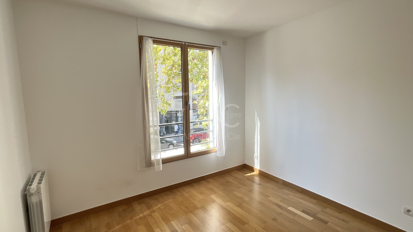 APPARTEMENT T5 A LOUER - LYON 8EME ARRONDISSEMENT Montplaisir Nord - 109.25 m2 - 1 765 &euro; charges comprises par mois
