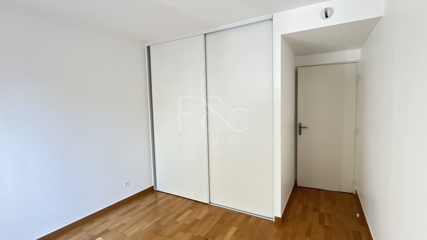 APPARTEMENT T5 A LOUER - LYON 8EME ARRONDISSEMENT Montplaisir Nord - 109.25 m2 - 1 765 &euro; charges comprises par mois