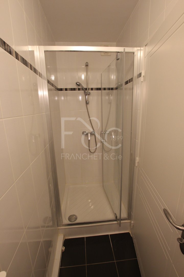 APPARTEMENT T5 A LOUER - LYON 8EME ARRONDISSEMENT Montplaisir Nord - 109.25 m2 - 1 765 &euro; charges comprises par mois