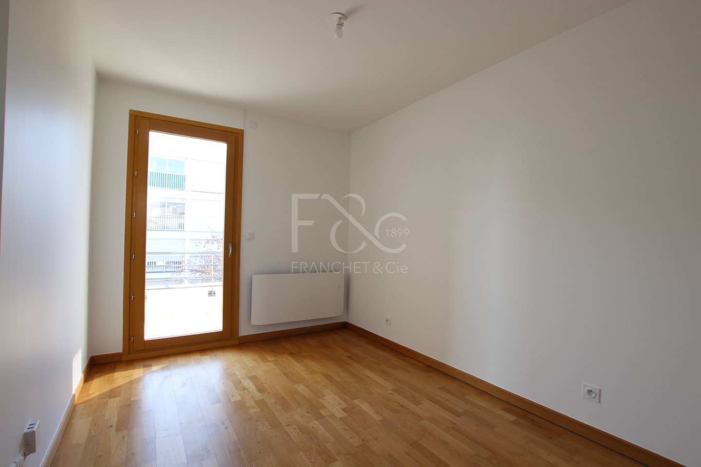 APPARTEMENT T5 A LOUER - LYON 8EME ARRONDISSEMENT Montplaisir Nord - 116.25 m2 - 2 350 &euro; charges comprises par mois