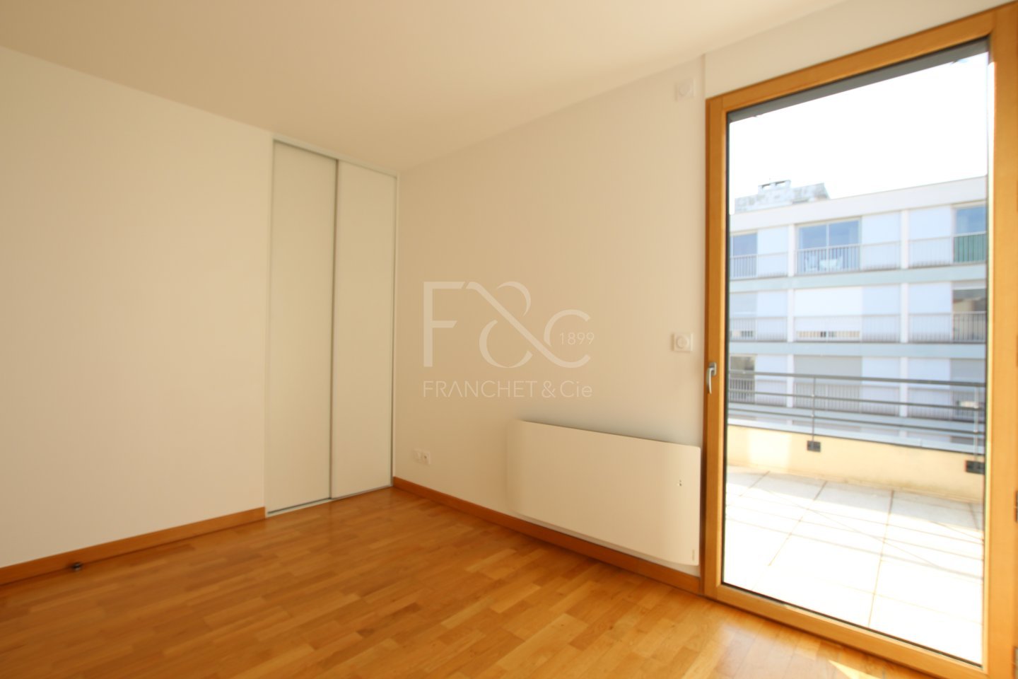 APPARTEMENT T5 A LOUER - LYON 8EME ARRONDISSEMENT Montplaisir Nord - 116.25 m2 - 2 350 &euro; charges comprises par mois