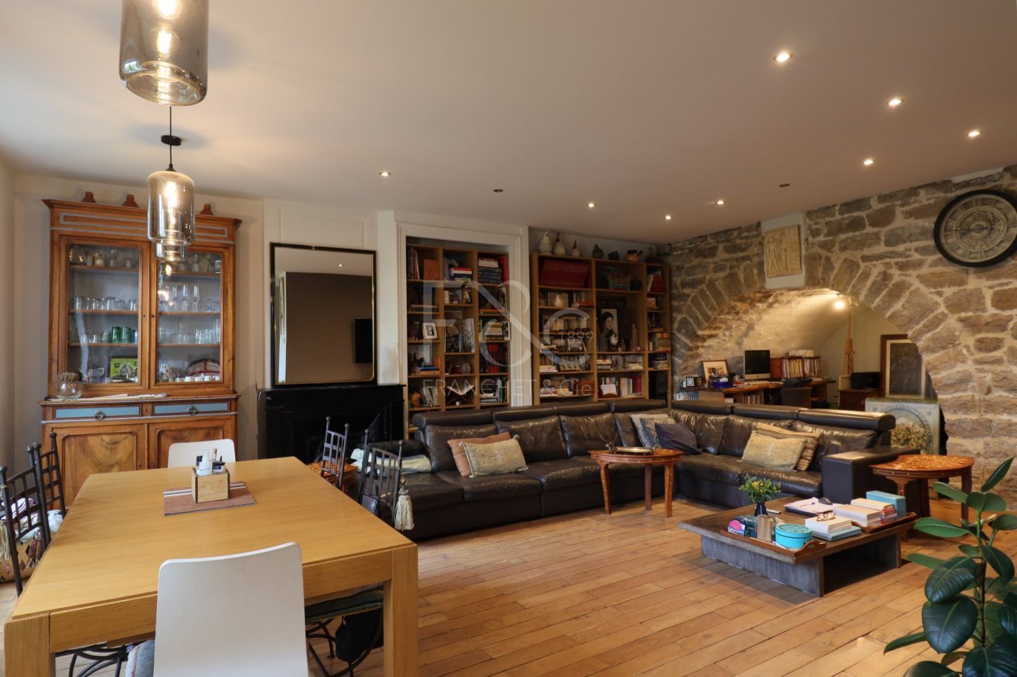 Caluire-et-Cuire  -  Duplex de 196m2 avec vue sur le Rhône