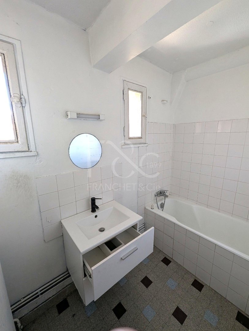 Appartement T5 lumineux avec jardin privatif à Francheville – Travaux et rénovation énergétique en cours
