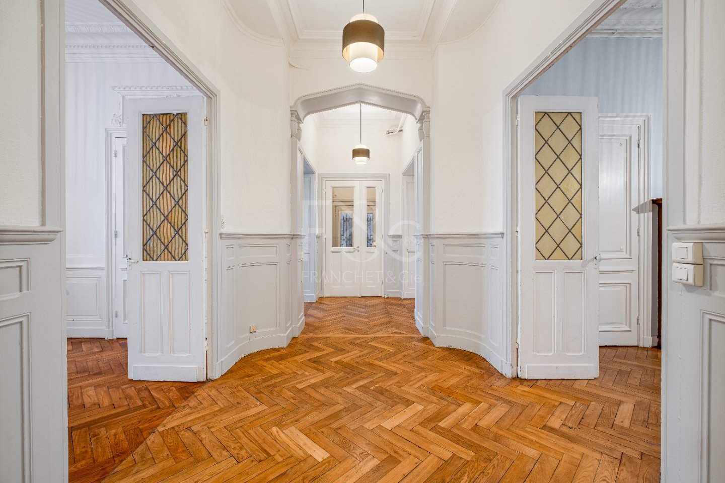Appartement de Caractère à Lyon – 164 m² à Rénover, Idéal Habitation ou Bureaux