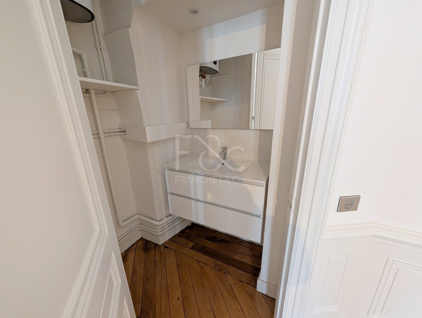 APPARTEMENT T6 A LOUER - LYON 2EME ARRONDISSEMENT - 180 m2 - 3�185�&euro; charges comprises par mois